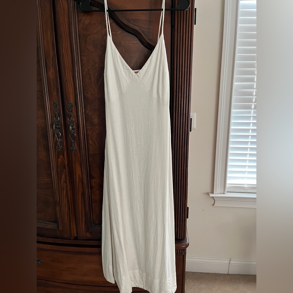 Elegant White Maxi Dress